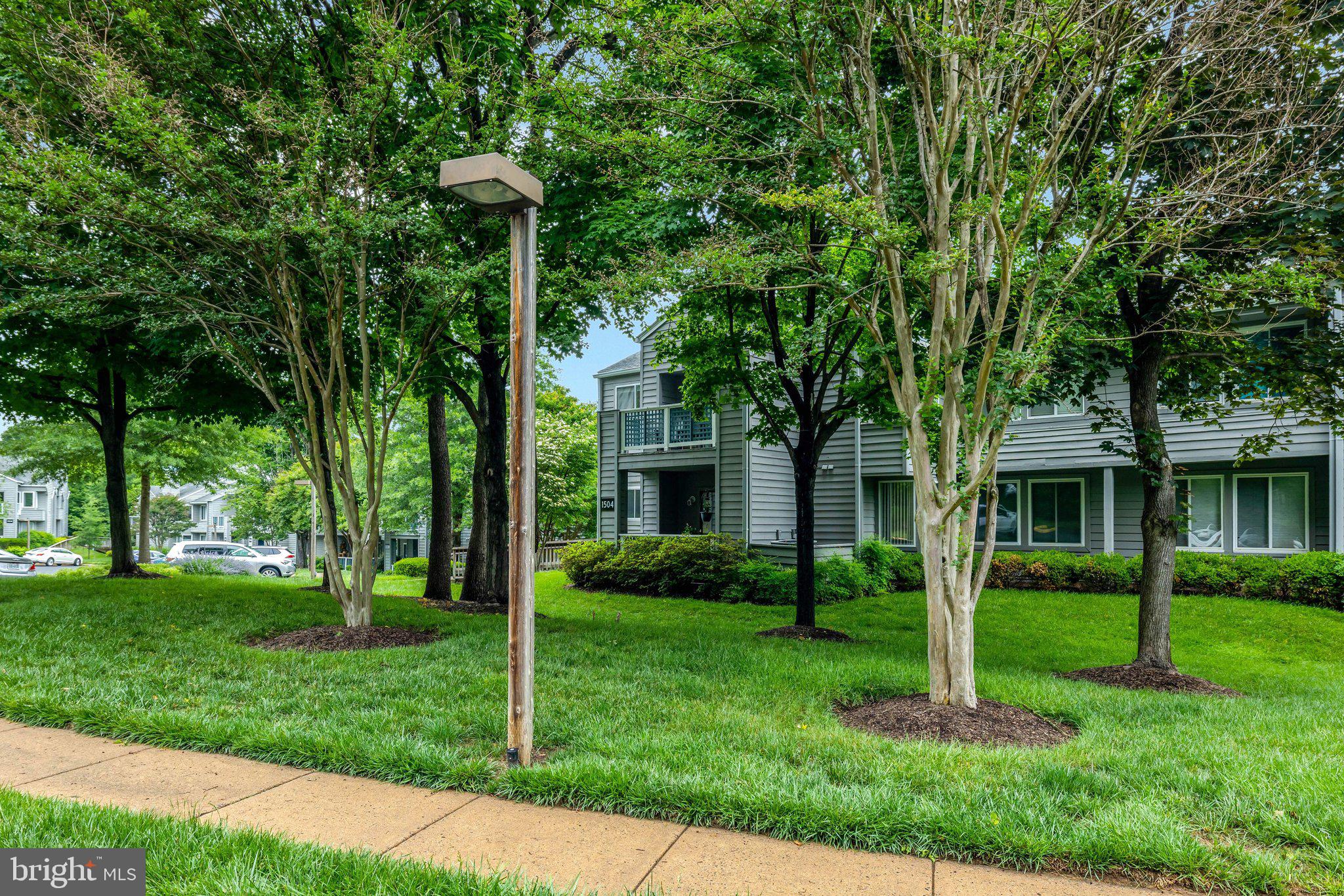 1504 Summerchase Court Reston, VA 20194 - Photo 4 of 42