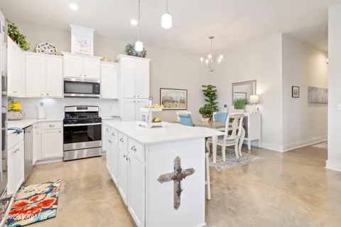 $243,500 | 109 Satsuma Drive, Youngsville, LA 70592