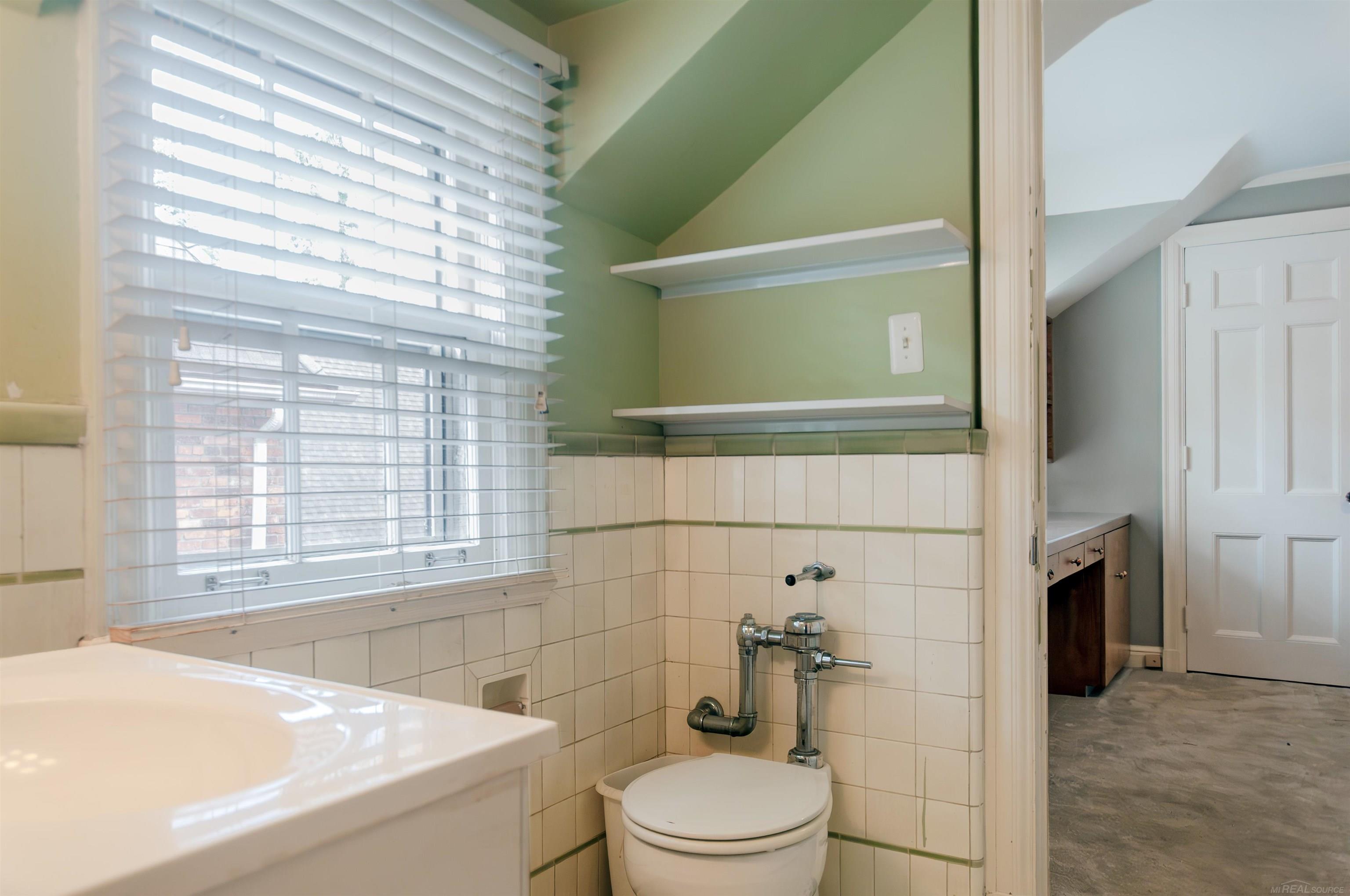 118 Moran Road Grosse Pointe, MI 48236 - Photo 52 of 76 50130609-B51ED5A1-BDBC-41D1-A9A1-02DC4DBD30DF.JPG