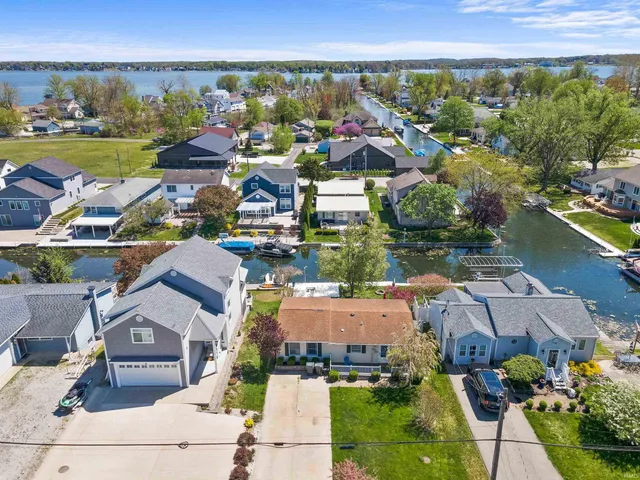 $389,000 | 10454 North 800 East, Syracuse, IN 46567