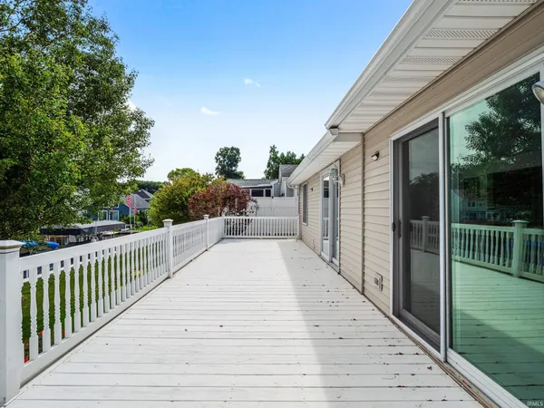 $365,000 | 10454 North 800 East, Syracuse, IN 46567
