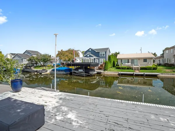 $365,000 | 10454 North 800 East, Syracuse, IN 46567