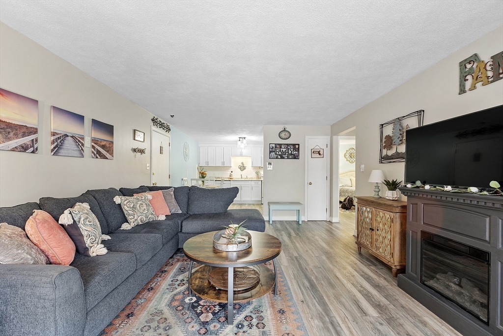 2 Walker Road, Unit 7 North Andover, MA 01845 - Photo 3 of 22 Gallery Image 3