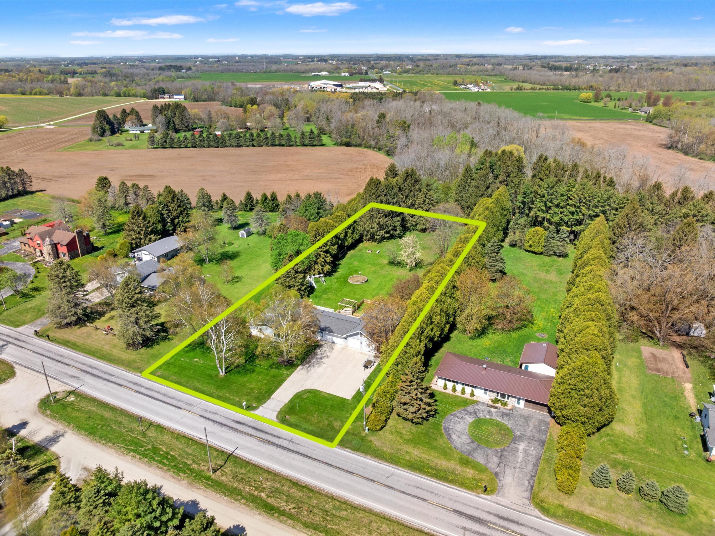 5204 South 10th Street Manitowoc, WI 54220 - Photo 44 of 54 12-001_DJI_20260516104413_0331_D