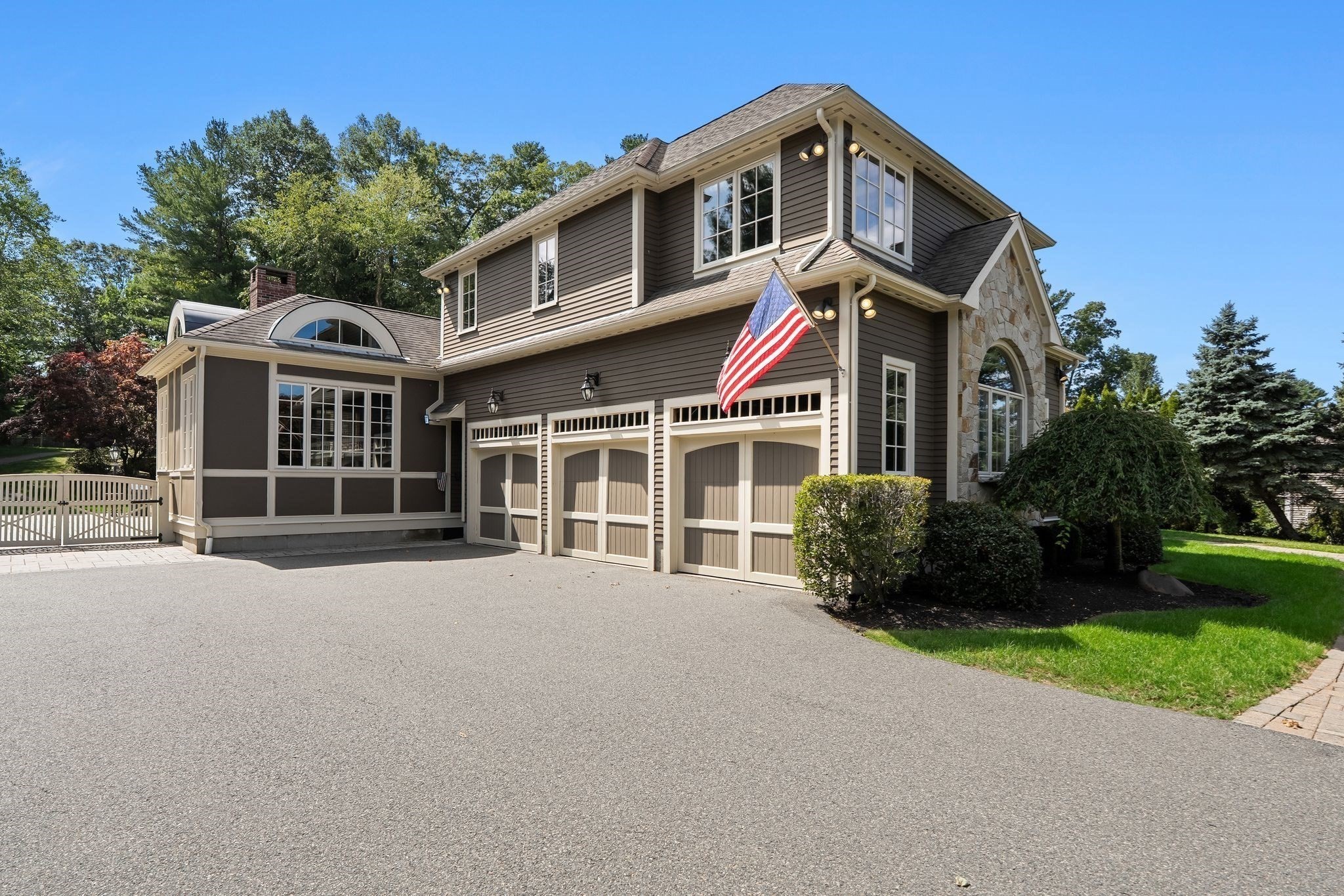 35 Sullivan Way Canton, MA 02021 - Photo 3 of 42 Gallery Image 3