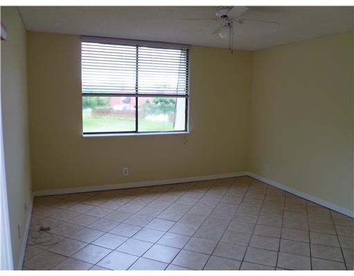8104 Thames Boulevard, Unit B Boca Raton, FL 33433 - Photo 4 of 5 Additional Photo