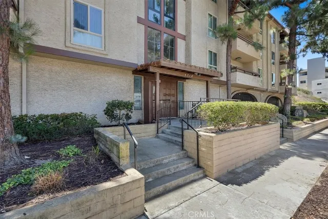 $668,000 | 5718 Ravenspur Drive, Unit 202, Rancho Palos Verdes, CA 90275