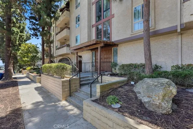 $668,000 | 5718 Ravenspur Drive, Unit 202, Rancho Palos Verdes, CA 90275