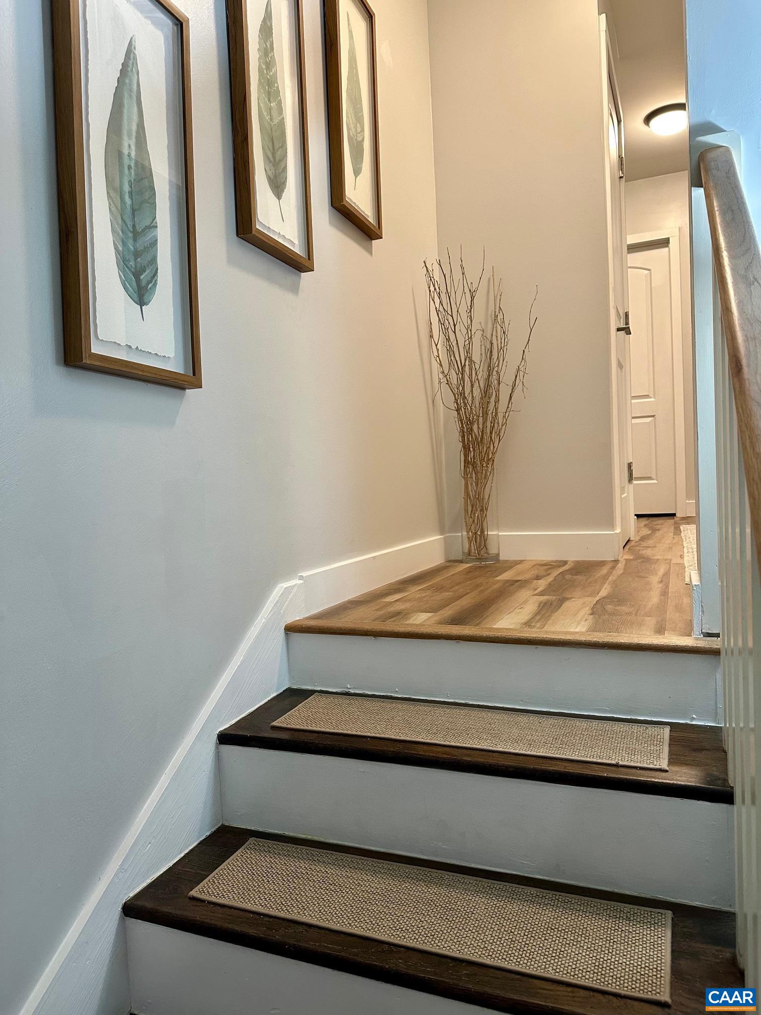 12 Highland Road Palmyra, VA 22963 - Photo 18 of 41 a view of staircase