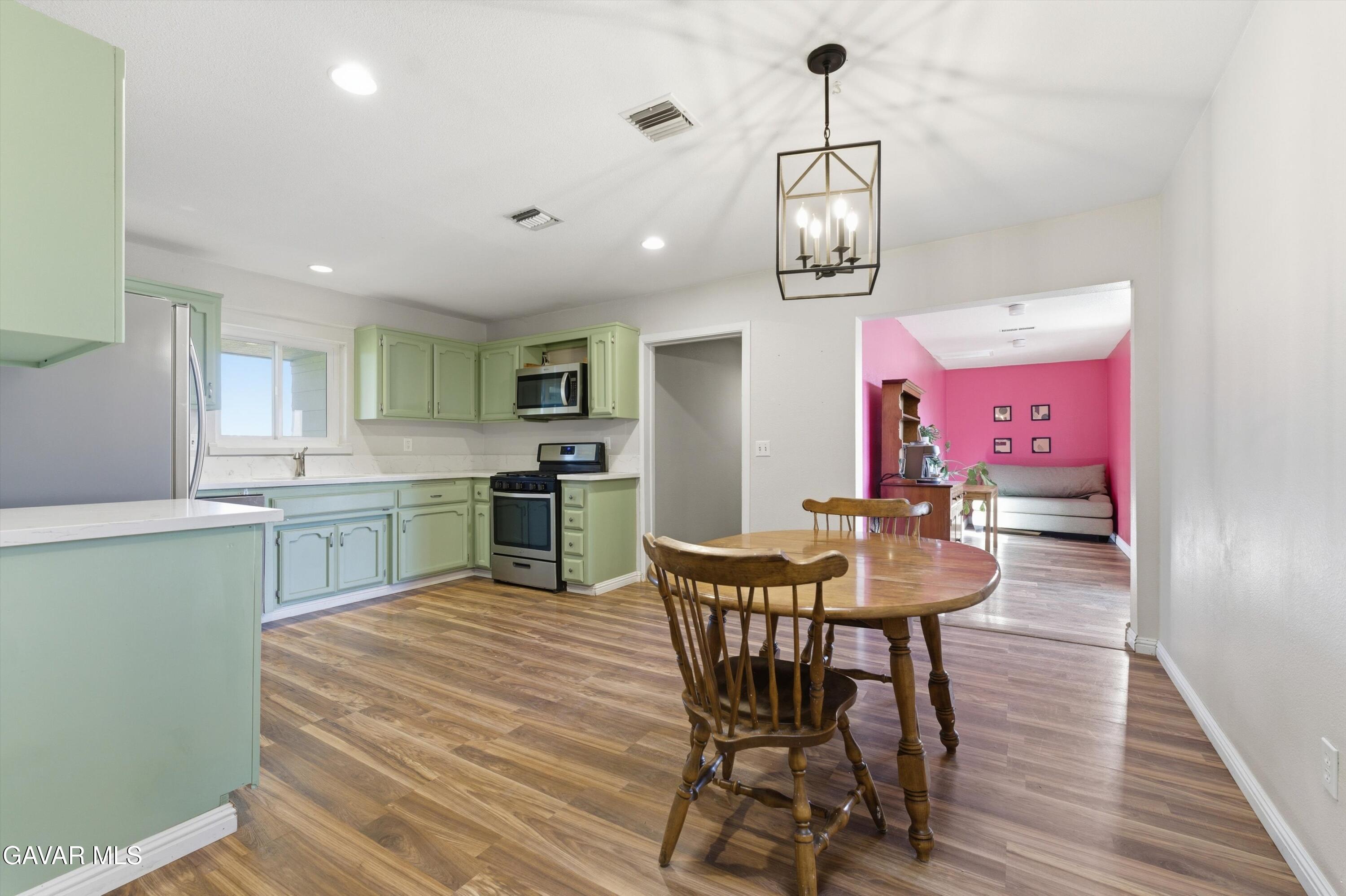 20812 Quail Springs Road Tehachapi, CA 93561 - Photo 9 of 30 06-JYP01548