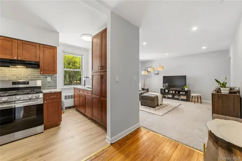 $347,000 | 9 Bryant Crescent, Unit 1G, White Plains, NY 10605
