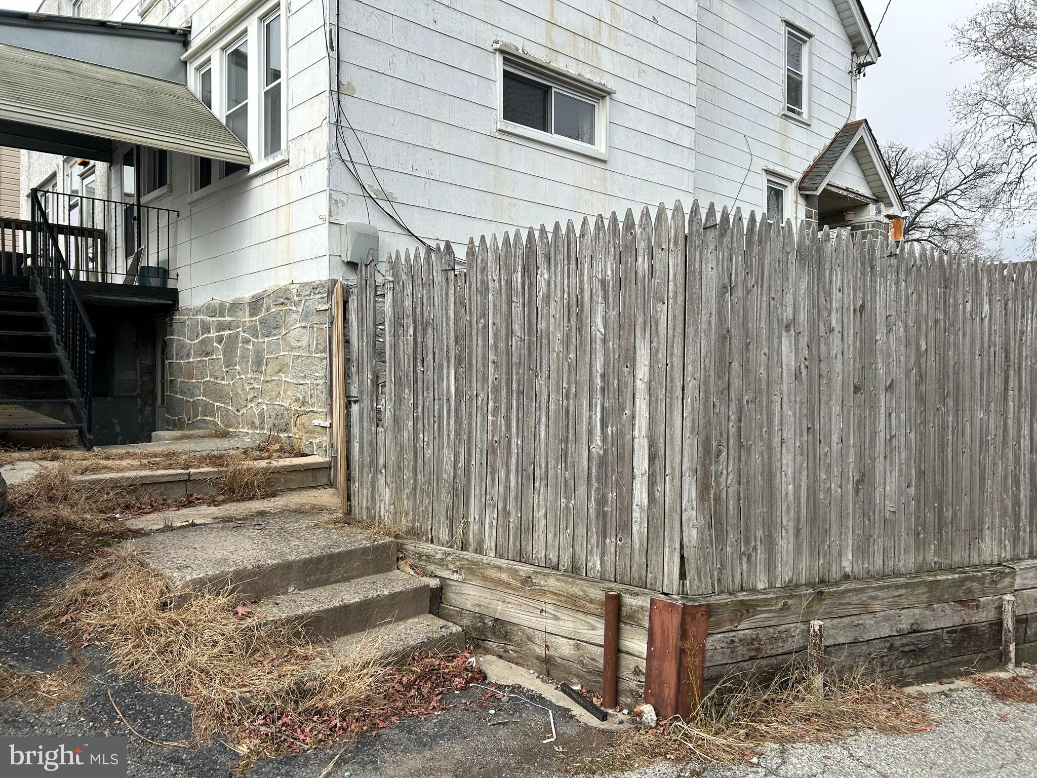 7502 Parkview Road Upper Darby, PA 19082 - Photo 48 of 63 a backyard of a house