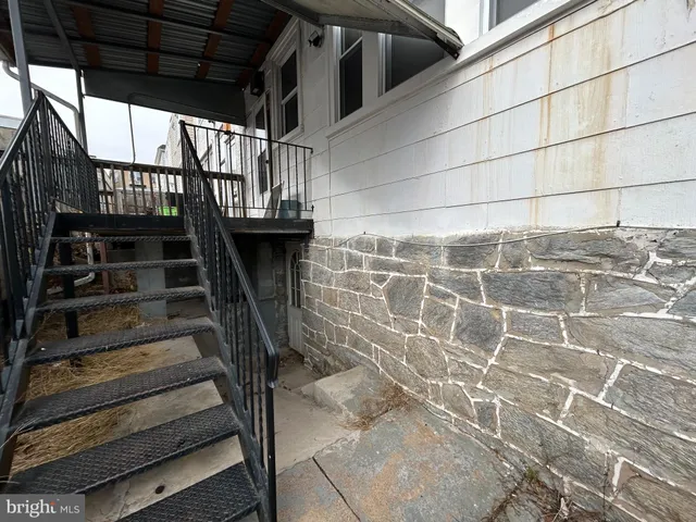 $220,000 | 7502 Parkview Road, Upper Darby, PA 19082