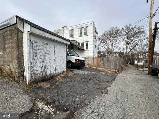 $220,000 | 7502 Parkview Road, Upper Darby, PA 19082