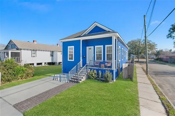 $2,400 | 639 Richard Street, Gretna, LA 70053