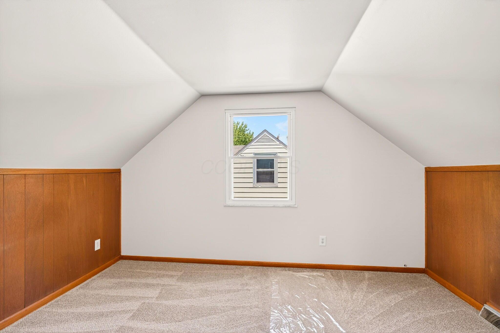 220 South Ashburton Road Columbus, OH 43213 - Photo 27 of 43