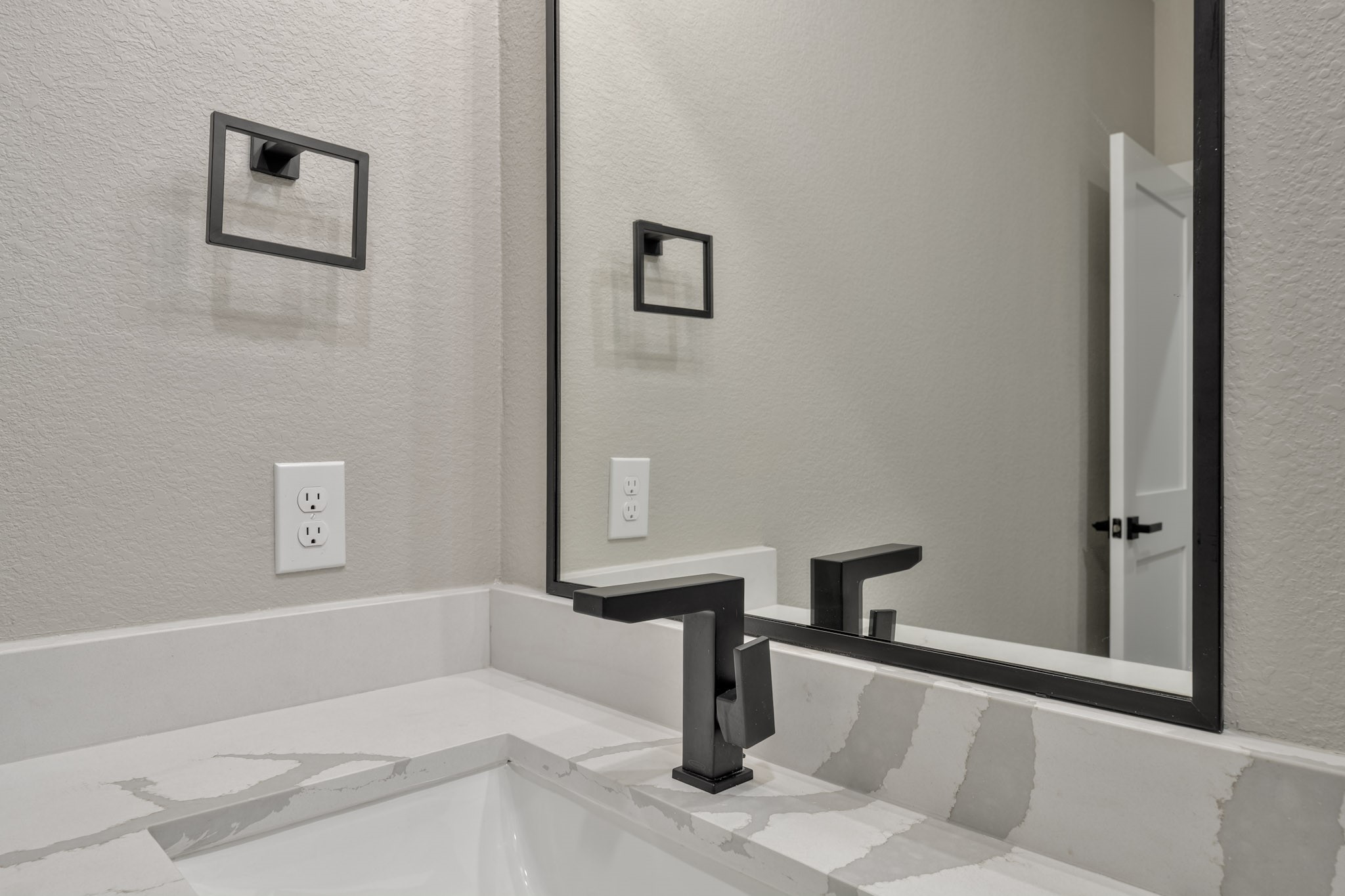 7811 Sandra Street, Unit B Houston, TX 77016 - Photo 13 of 16