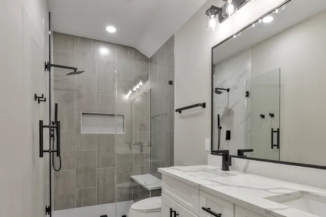 $2,100 | 7811 Sandra Street, Unit B, Houston, TX 77016