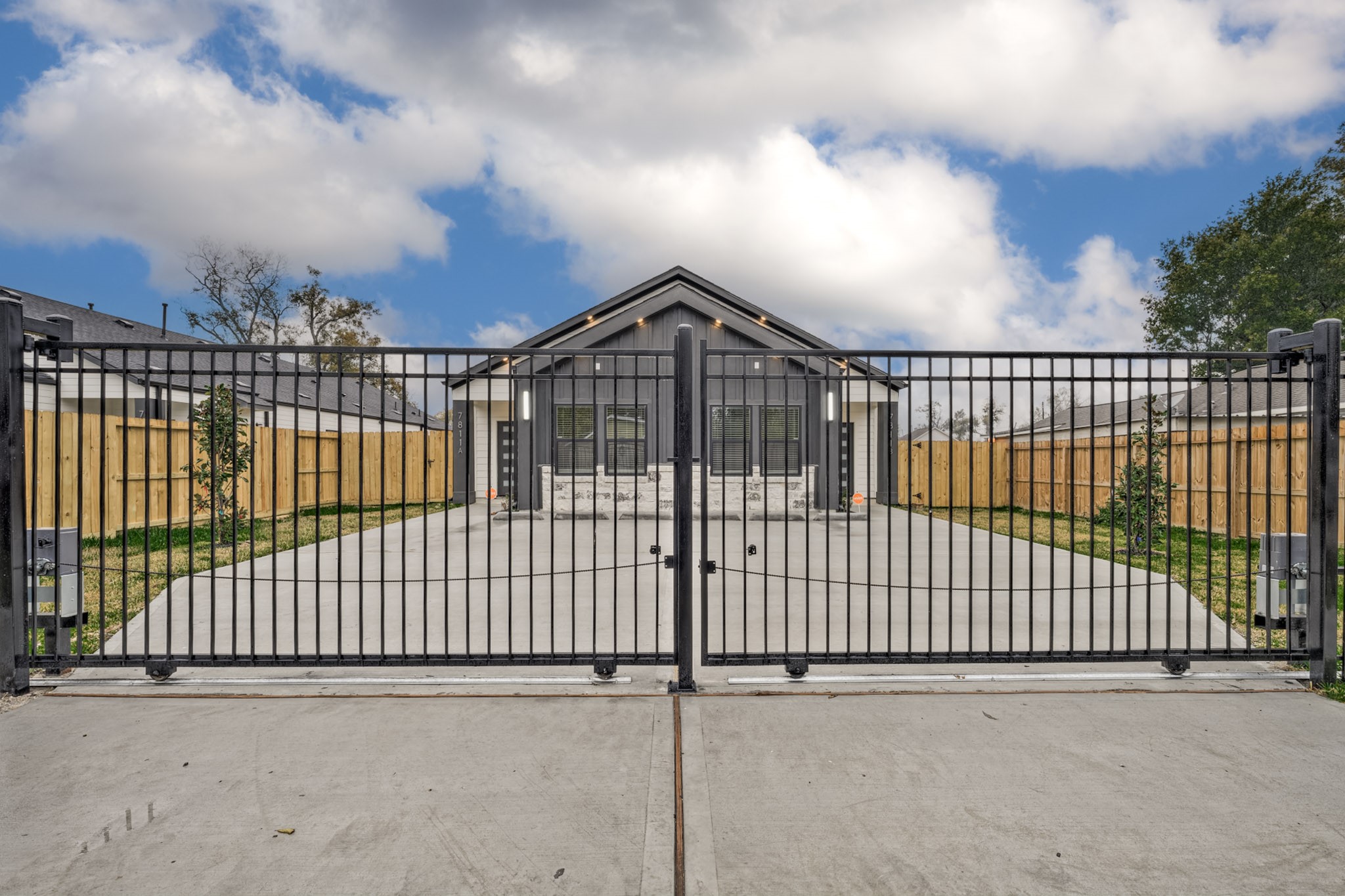 7811 Sandra Street, Unit B Houston, TX 77016 - Photo 2 of 16