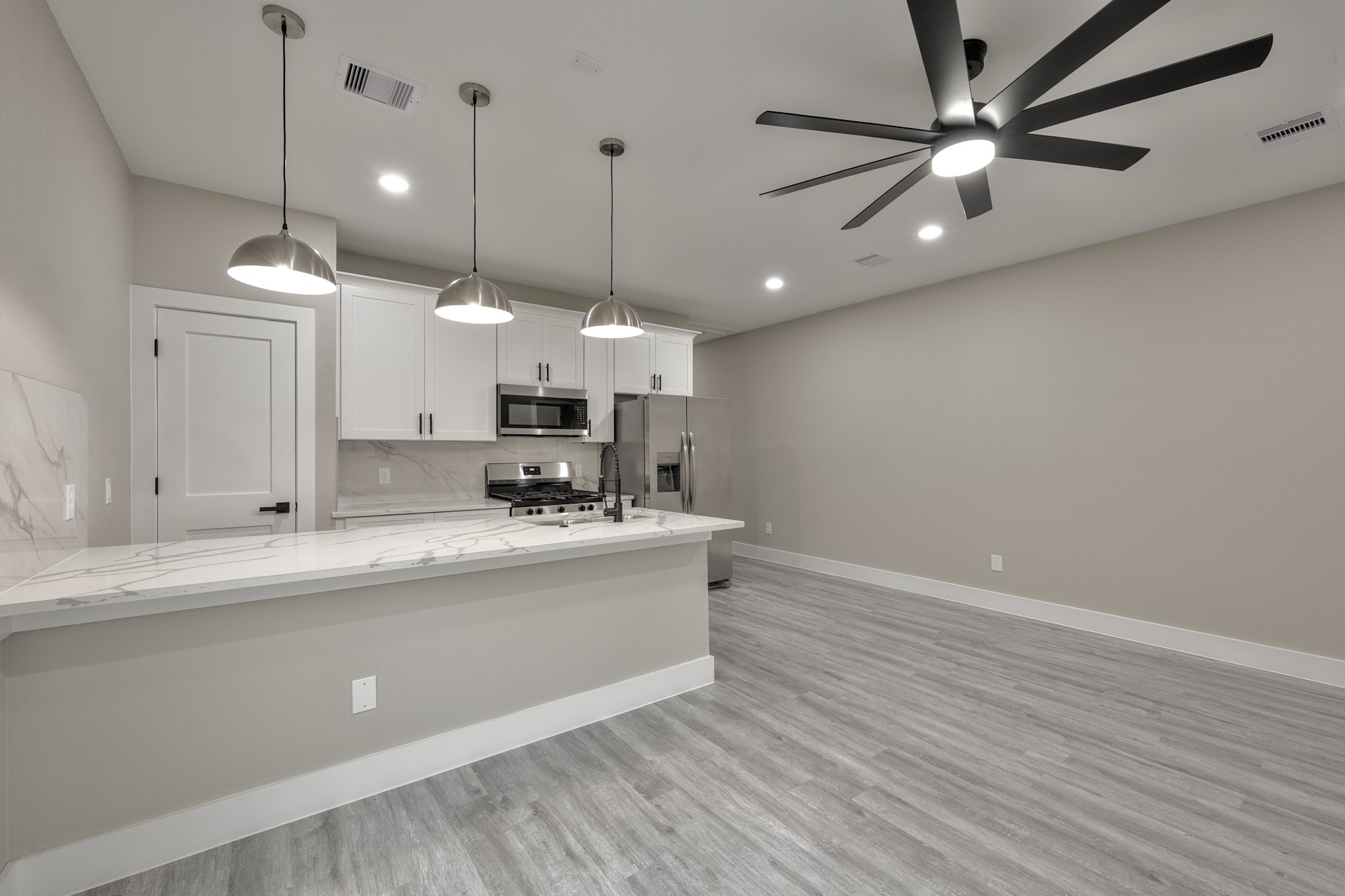 7811 Sandra Street, Unit B Houston, TX 77016 - Photo 6 of 16