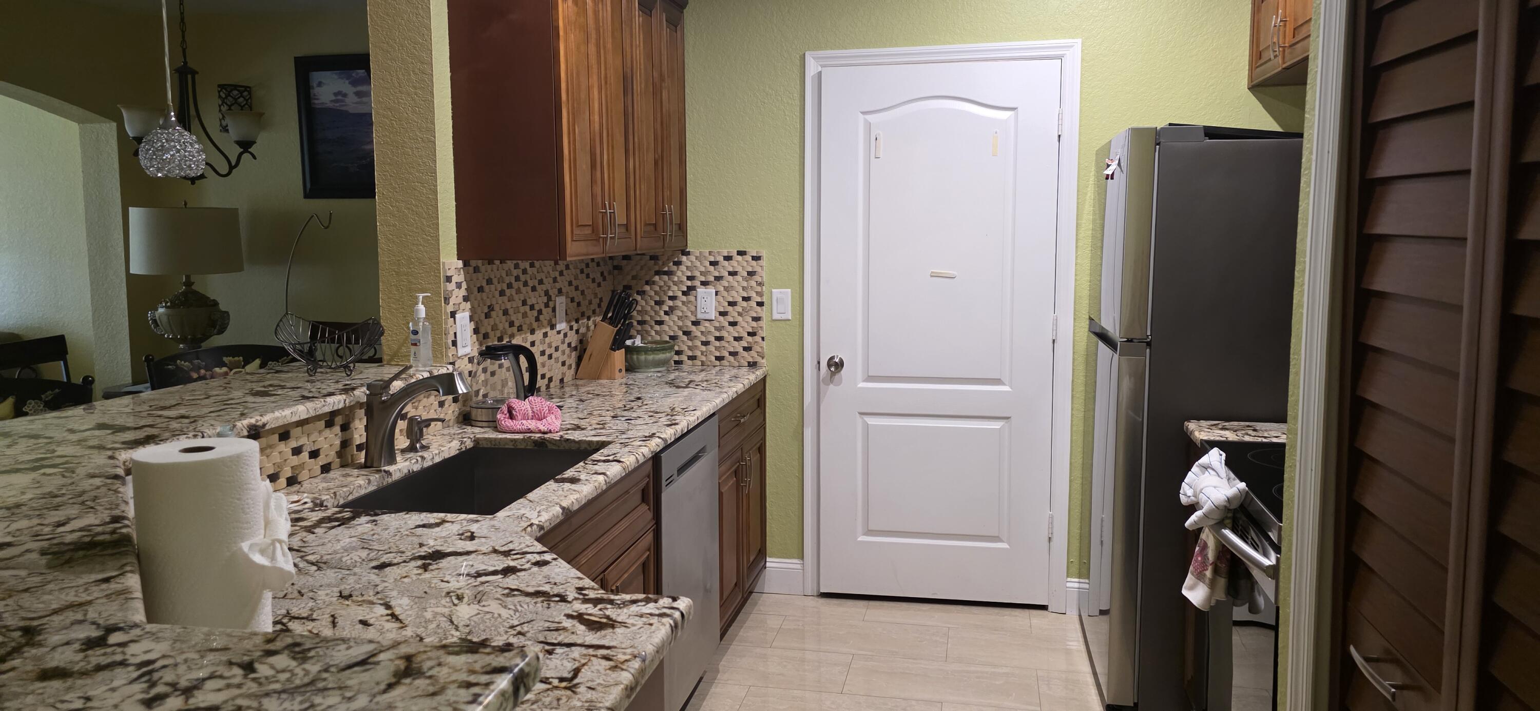 108 Southwest Peacock Boulevard, Unit 5205 Port St. Lucie, FL 34986 - Photo 6 of 33 20251017_135620