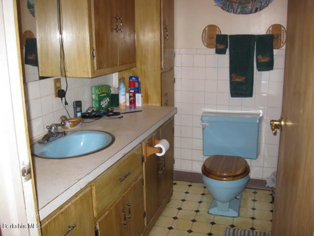 214 Old State Road Lanesborough, MA 01237 - Photo 5 of 14 Bathroom
