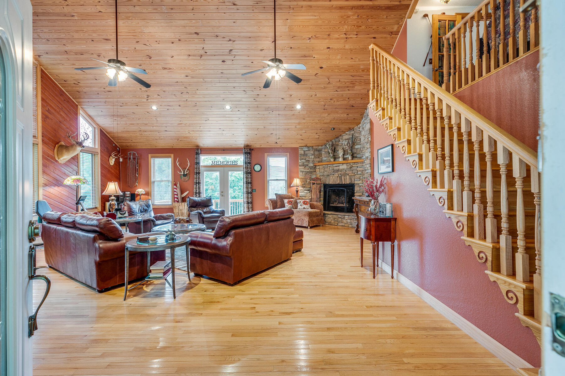313 Golf Course Road Unicoi, TN 37692 - Photo 8 of 67 006