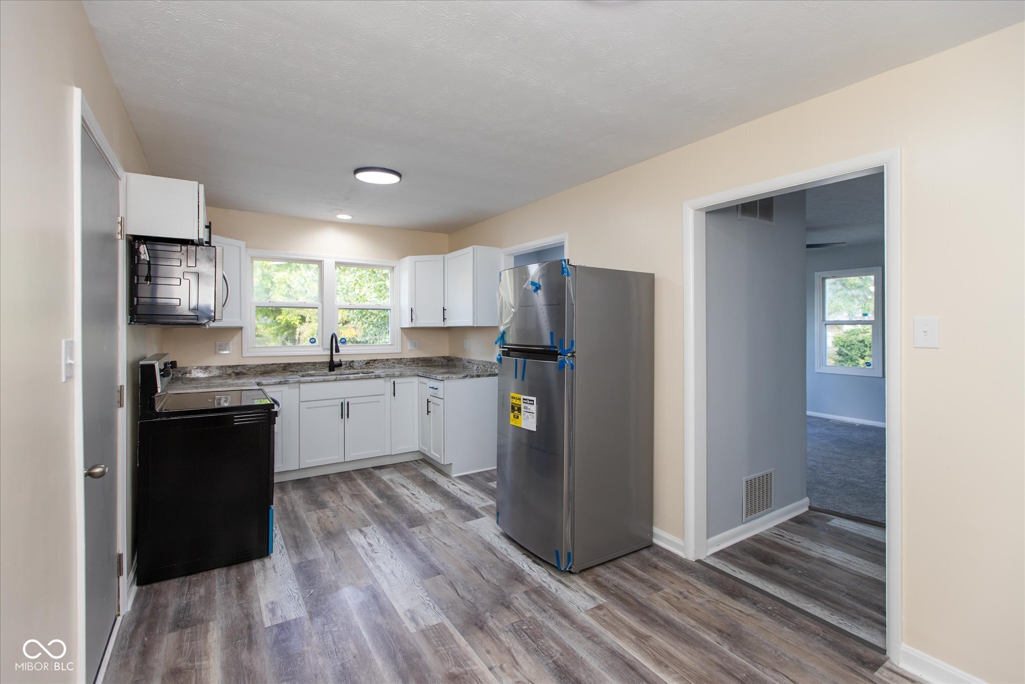 55 North Devon Avenue Indianapolis, IN 46219 - Photo 9 of 21