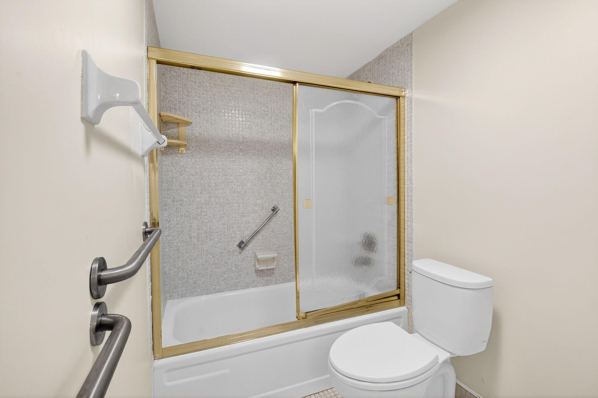 2840 Southwest 13th Street, Unit 103 Delray Beach, FL 33445 - Photo 27 of 72 23-web-or-mls-DSC_4637