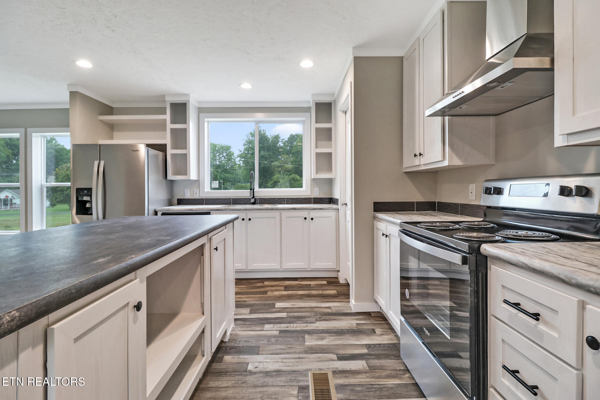 126 Pullman Lane Oneida, TN 37841 - Photo 12 of 31 if1a3931-if1a3935