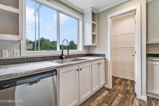 $250,000 | 126 Pullman Lane, Oneida, TN 37841