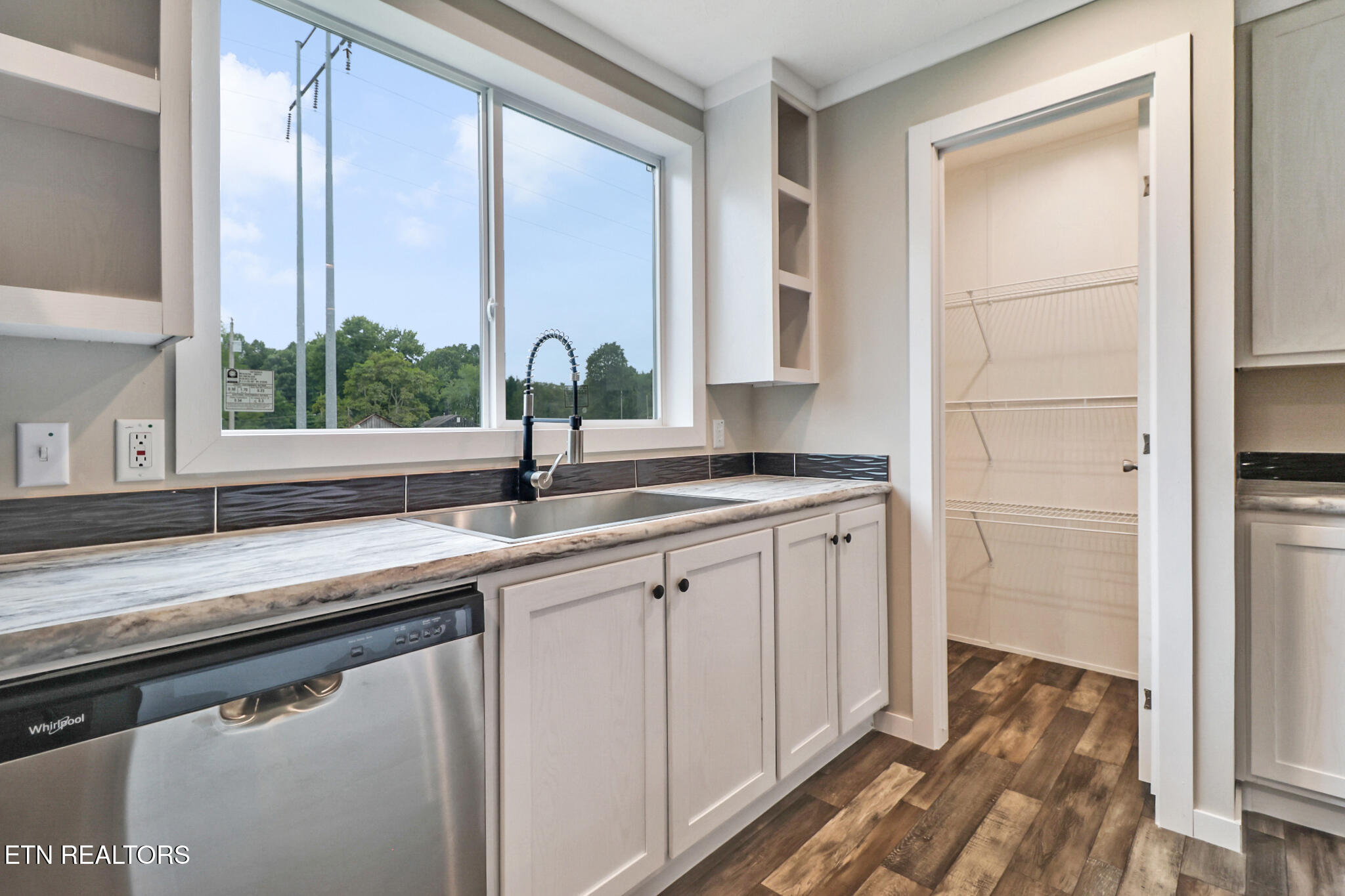 126 Pullman Lane Oneida, TN 37841 - Photo 14 of 31 if1a3946-if1a3950