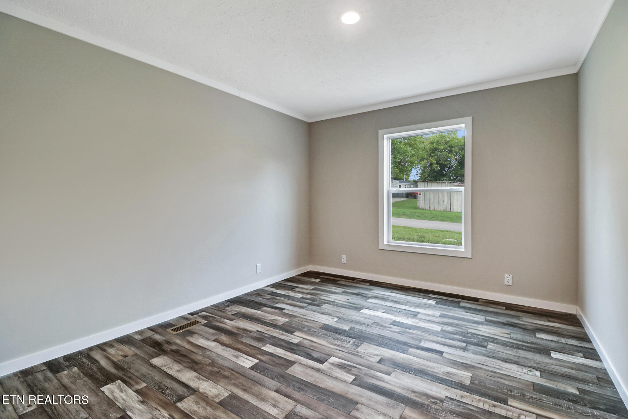 126 Pullman Lane Oneida, TN 37841 - Photo 20 of 30 if1a3986-if1a3990