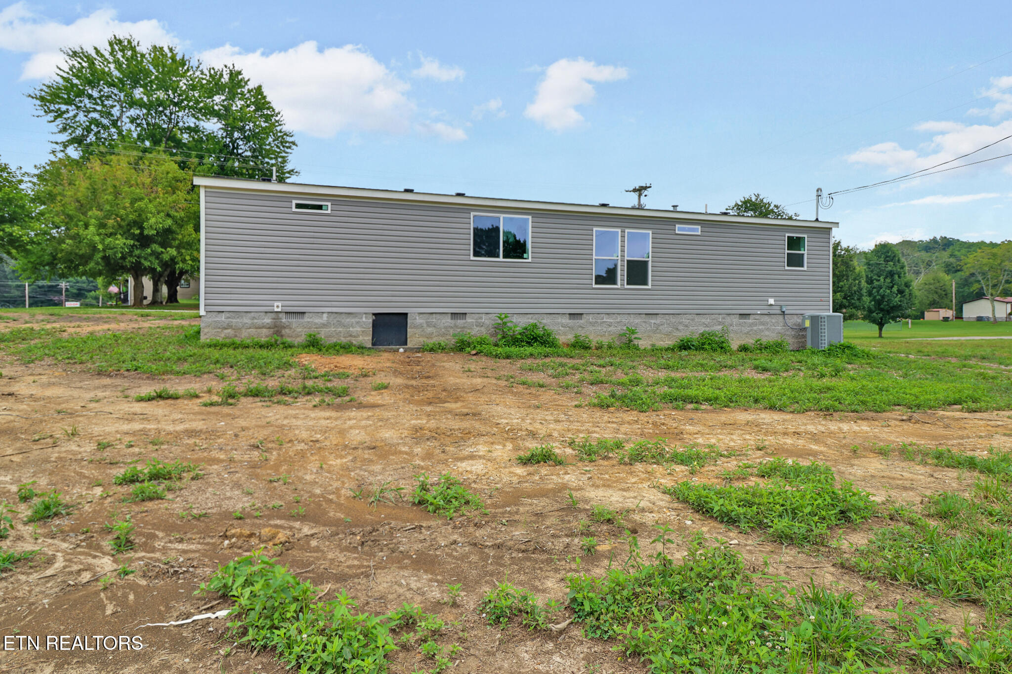 126 Pullman Lane Oneida, TN 37841 - Photo 2 of 31 if1a3891-if1a3895