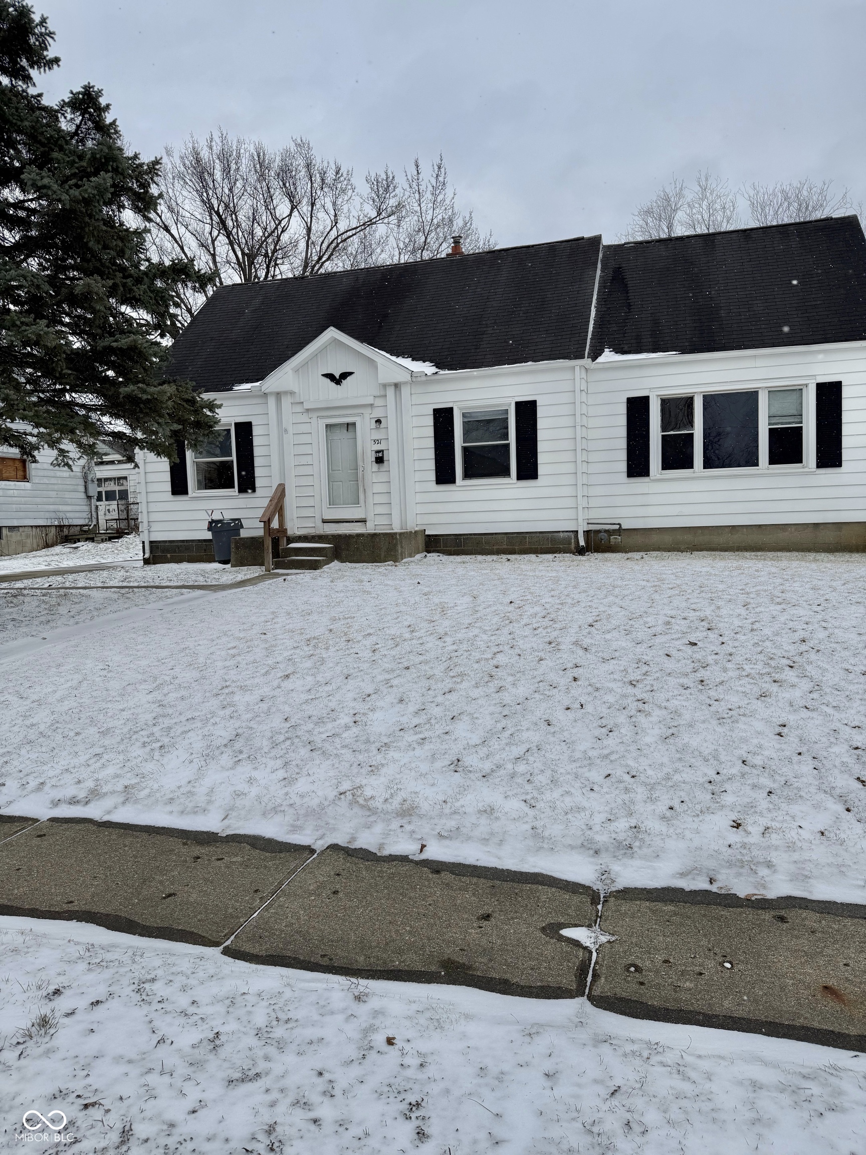 521 West 37th Street Anderson, IN 46013 - Photo 1 of 24
