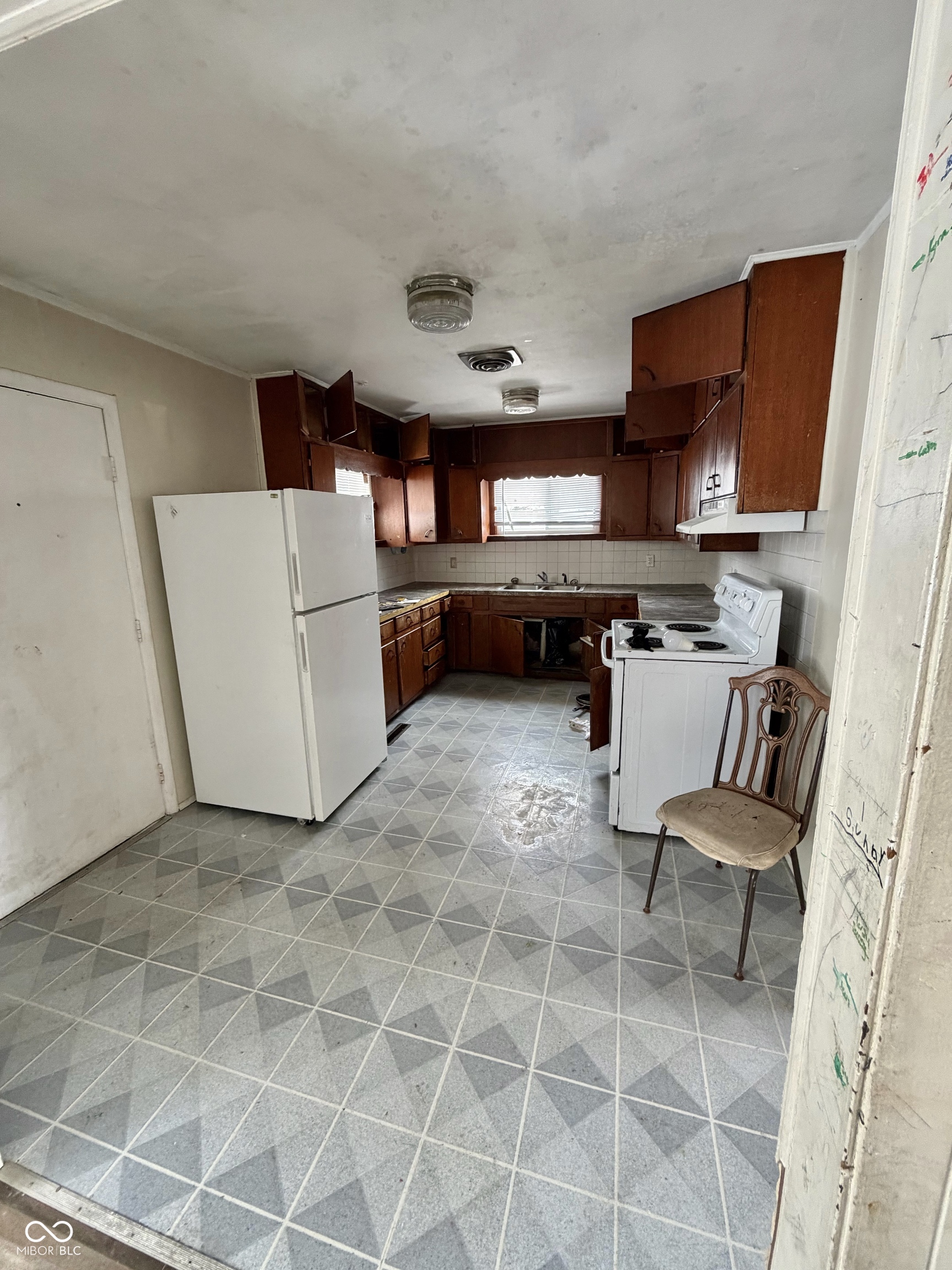 521 West 37th Street Anderson, IN 46013 - Photo 13 of 24
