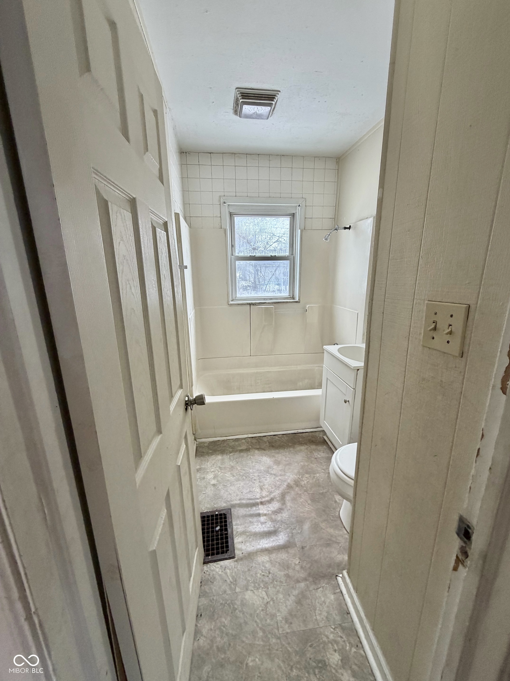 521 West 37th Street Anderson, IN 46013 - Photo 14 of 24