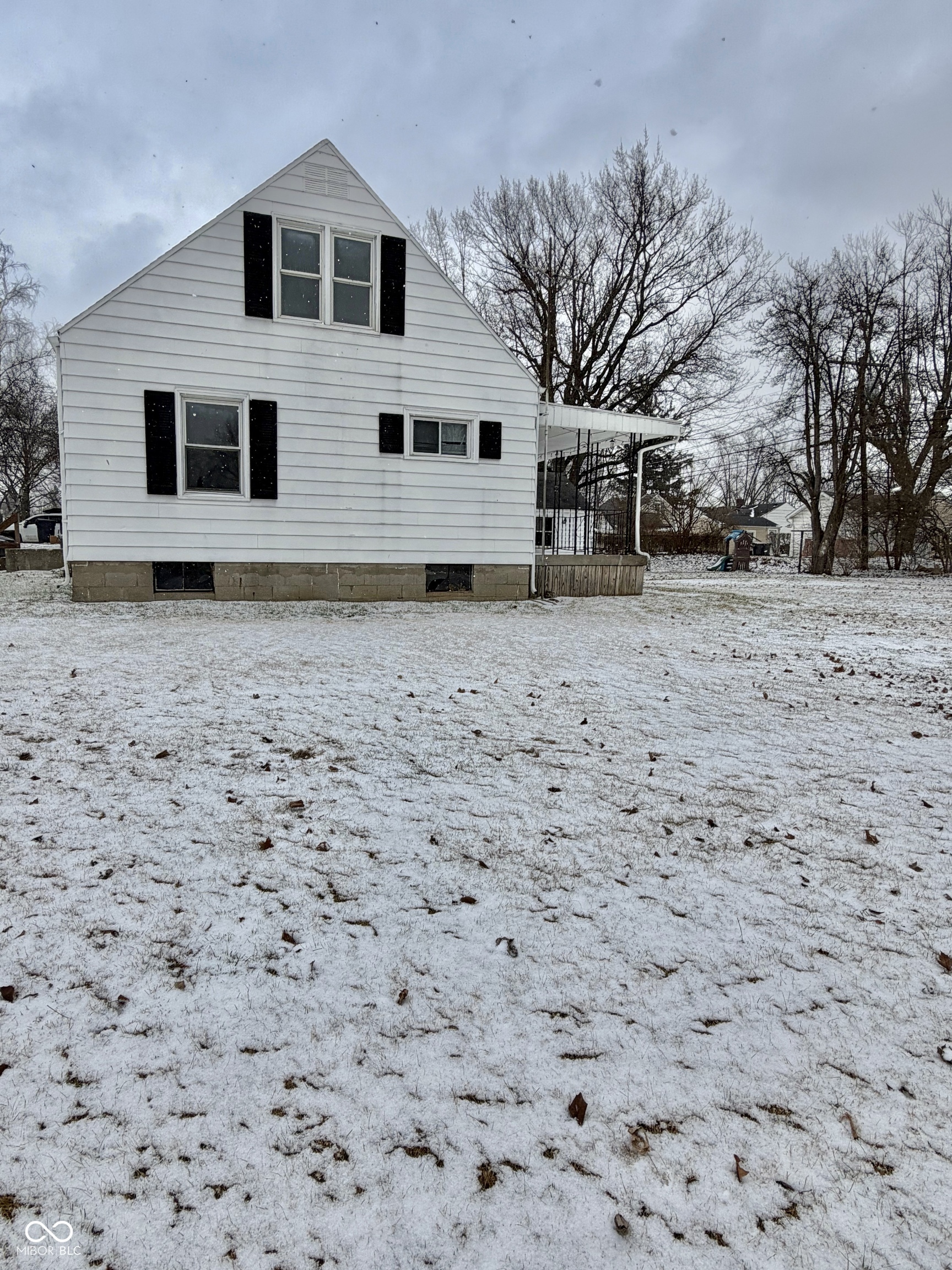 521 West 37th Street Anderson, IN 46013 - Photo 4 of 24