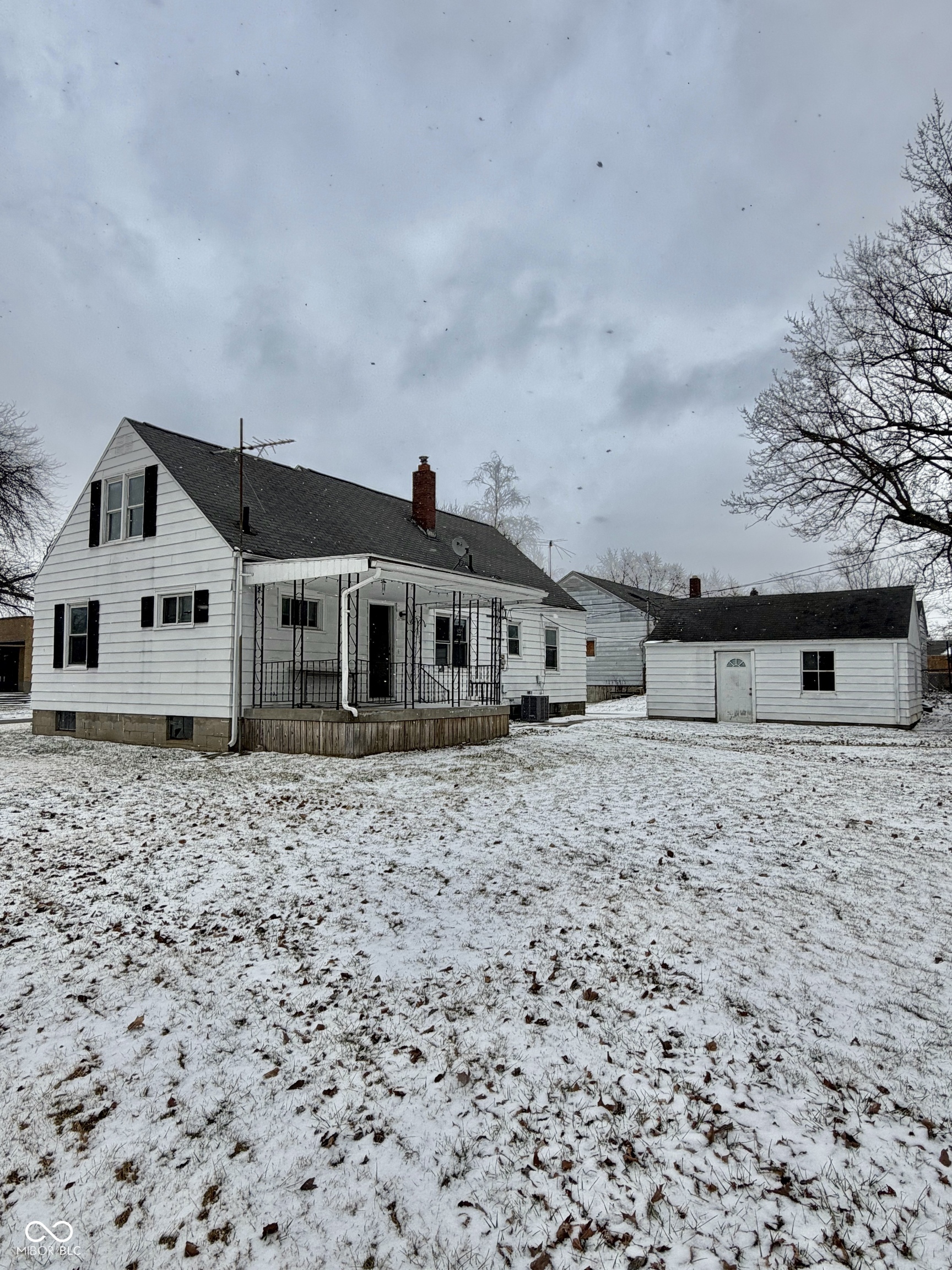 521 West 37th Street Anderson, IN 46013 - Photo 5 of 24