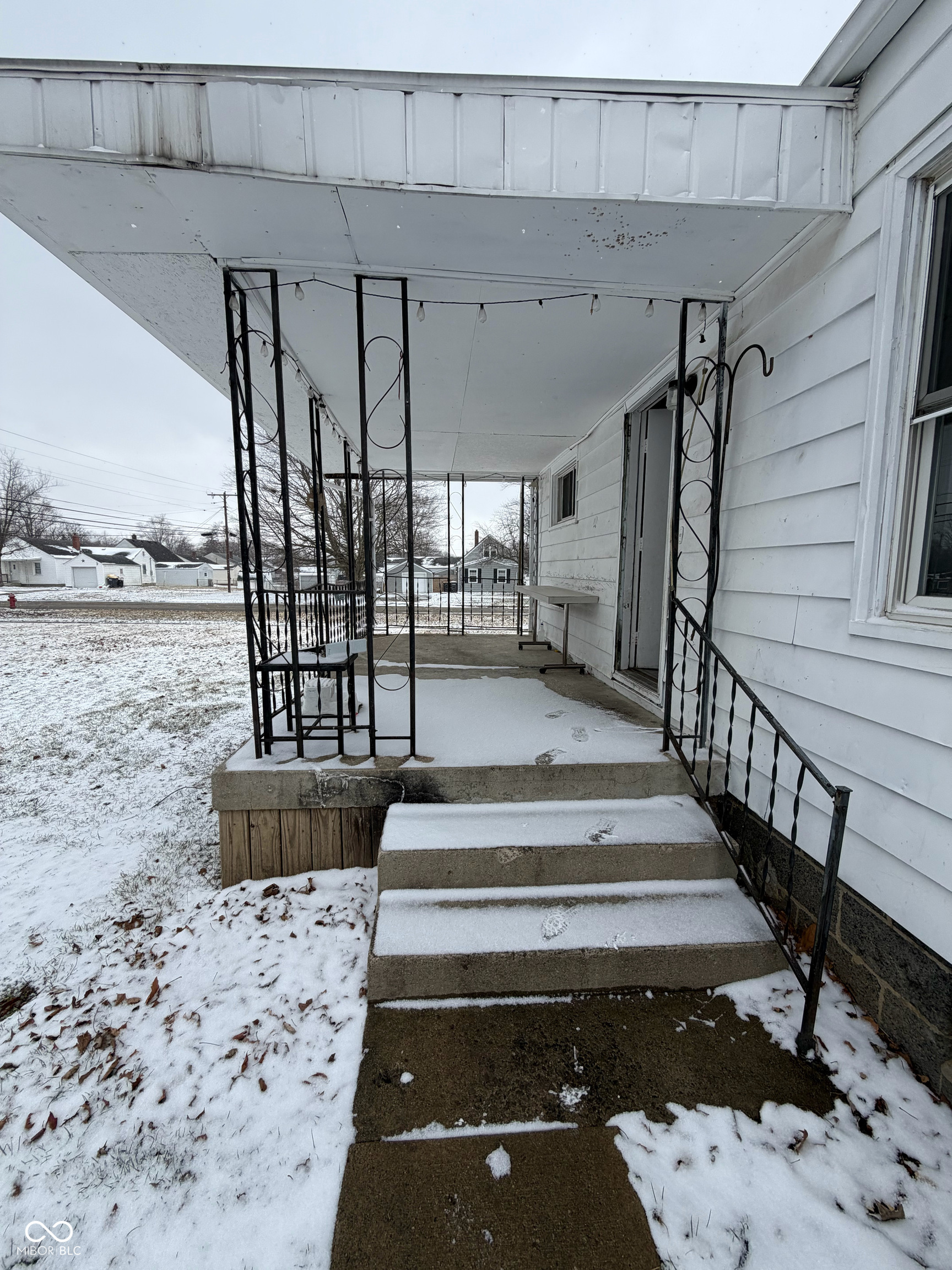 521 West 37th Street Anderson, IN 46013 - Photo 7 of 24