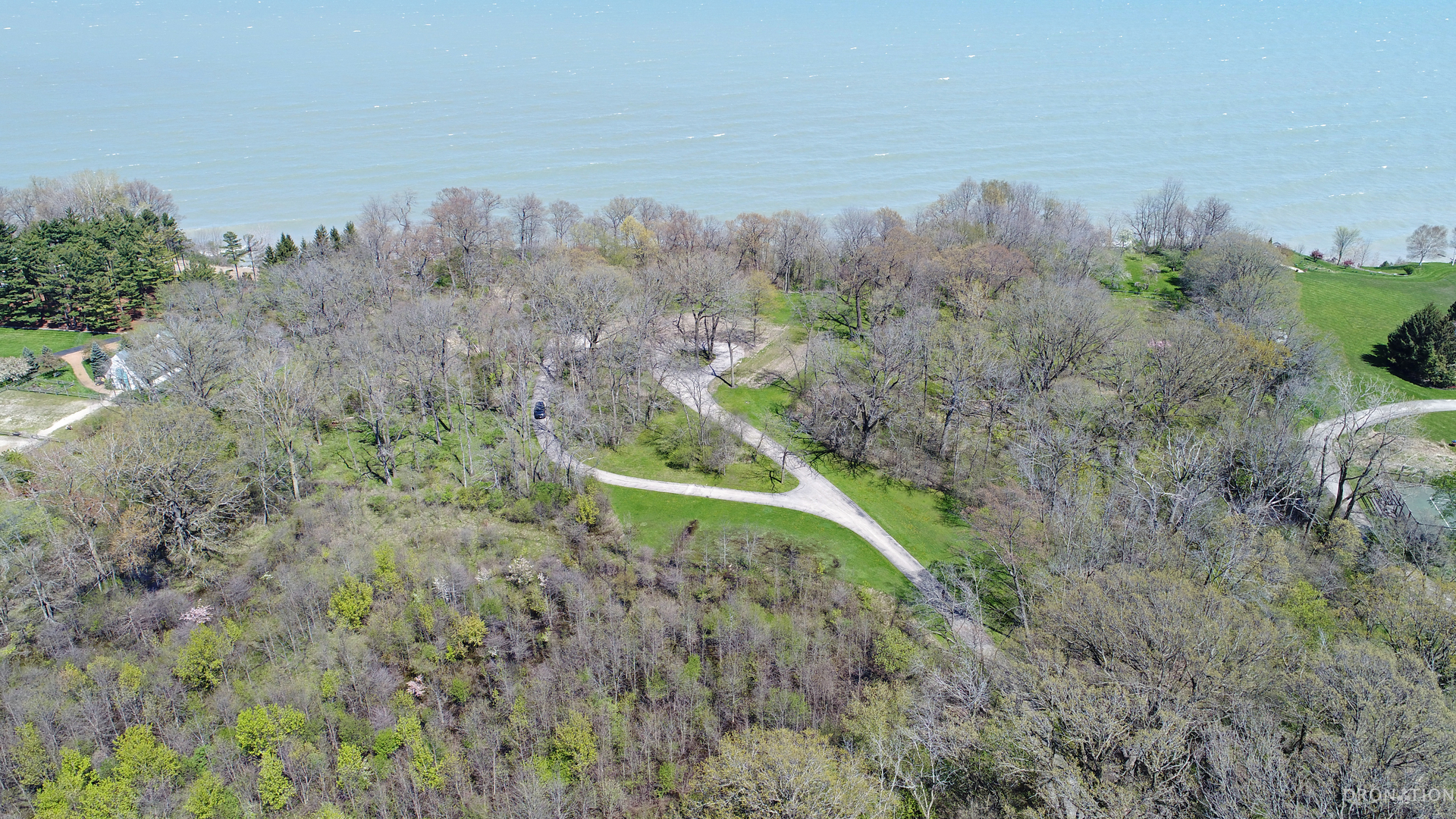 925 North Sheridan Road Lake Forest, IL 60044 - Photo 2 of 15