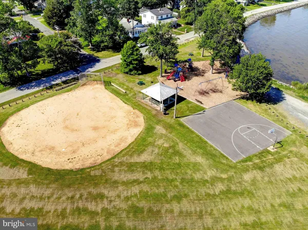 $575,000 | 5510 Berkley Manor Lane, Churchton, MD 20733