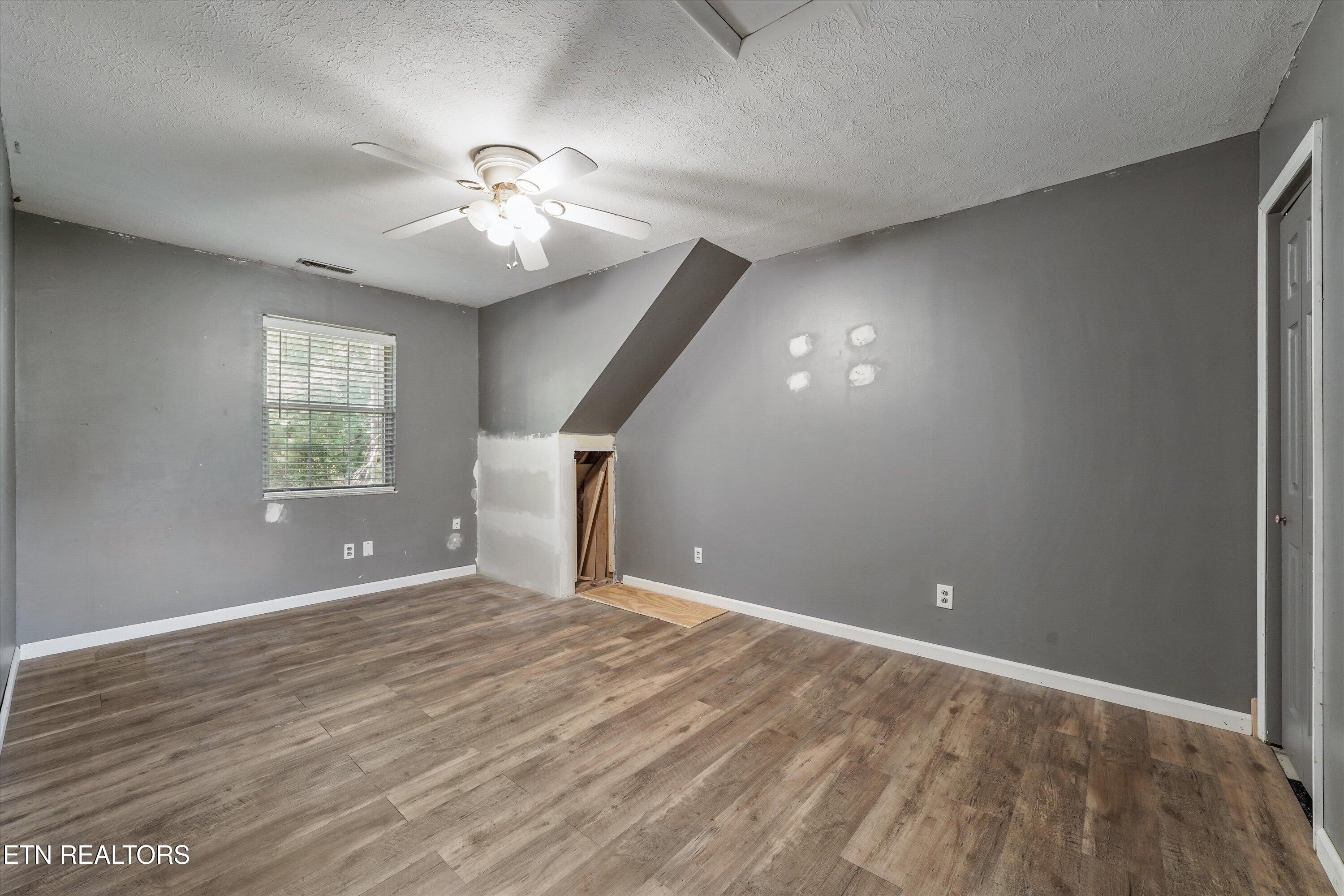 250 Ollis Road Oliver Springs, TN 37840 - Photo 28 of 47 Bedroom 3