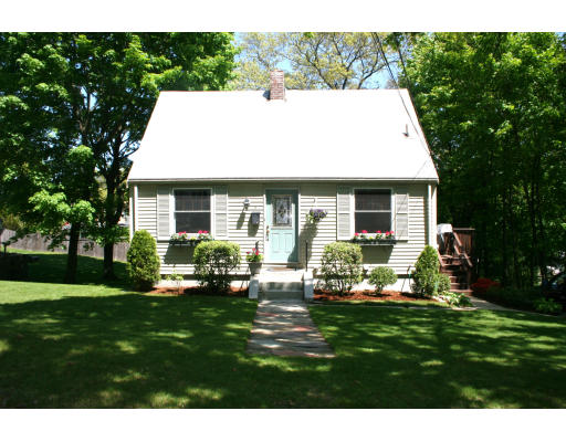 5 Richardson Road Stoneham, MA 02180 - Photo 1 of 30 Gallery Image 1