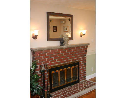5 Richardson Road Stoneham, MA 02180 - Photo 5 of 30 Gallery Image 5