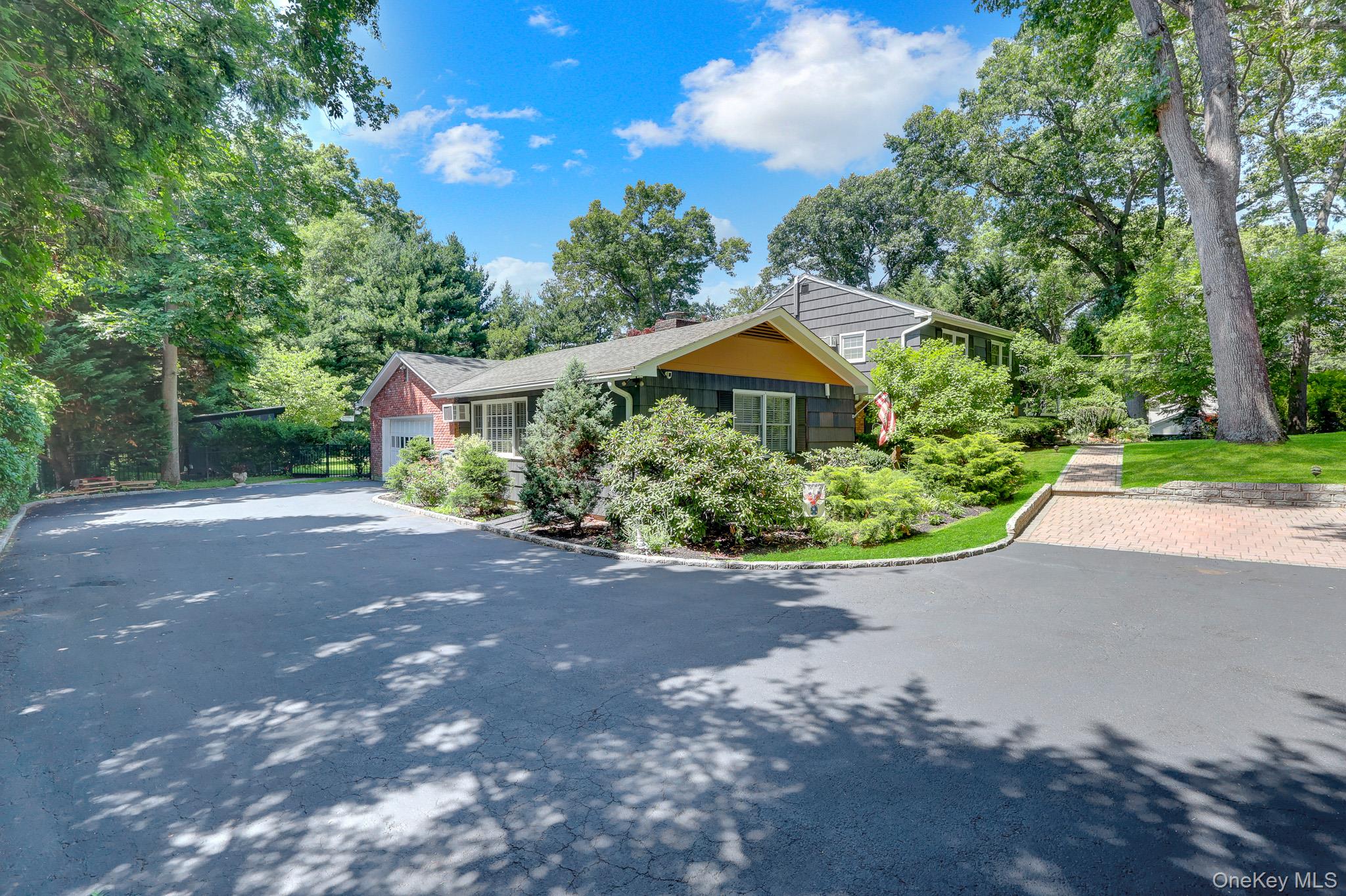 121 Old Field Road Huntington, NY 11743 - Photo 3 of 38 Extra large driveway with 2 car garage.