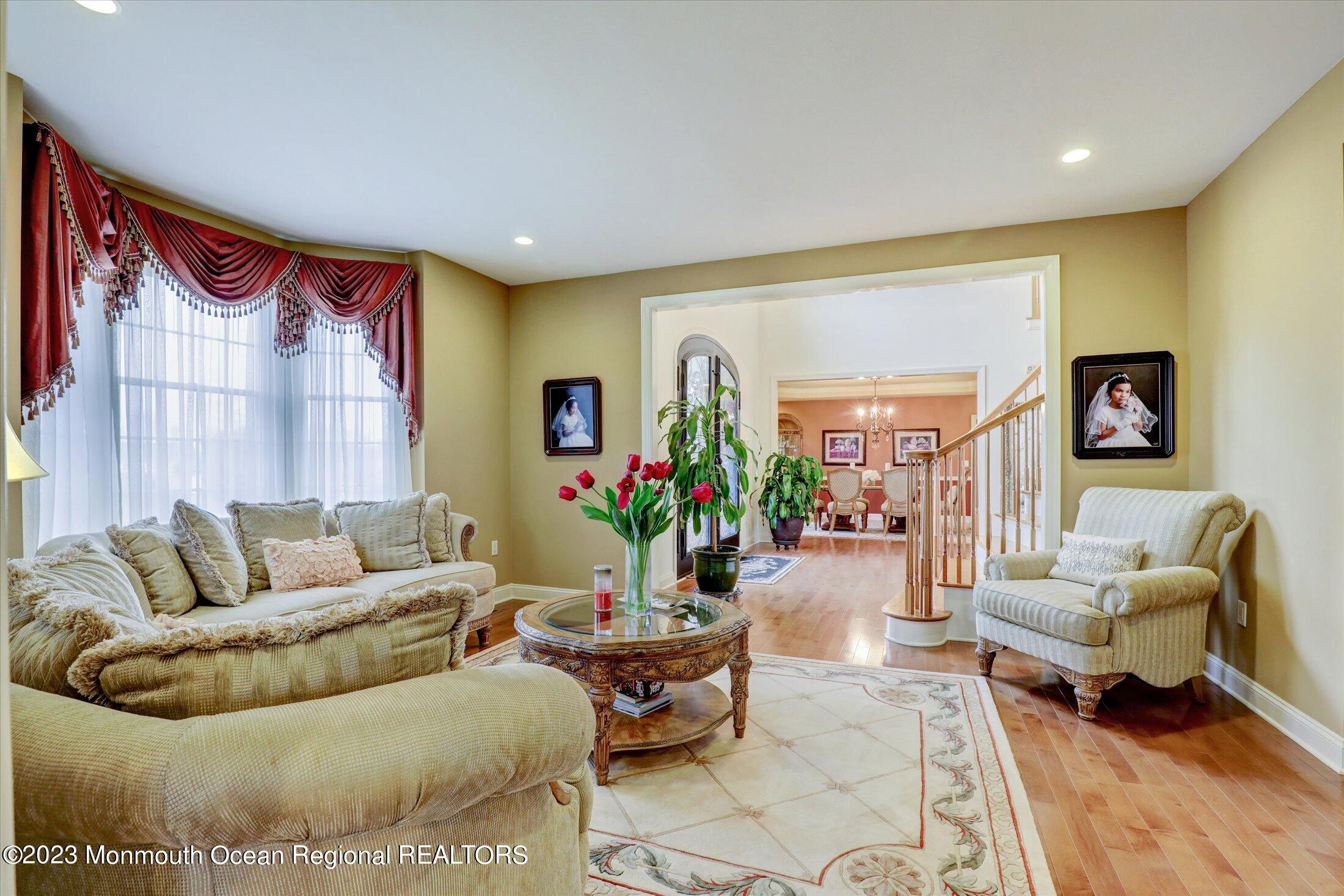 83 Buckley Road Marlboro, NJ 07746 - Photo 22 of 62 Living Room