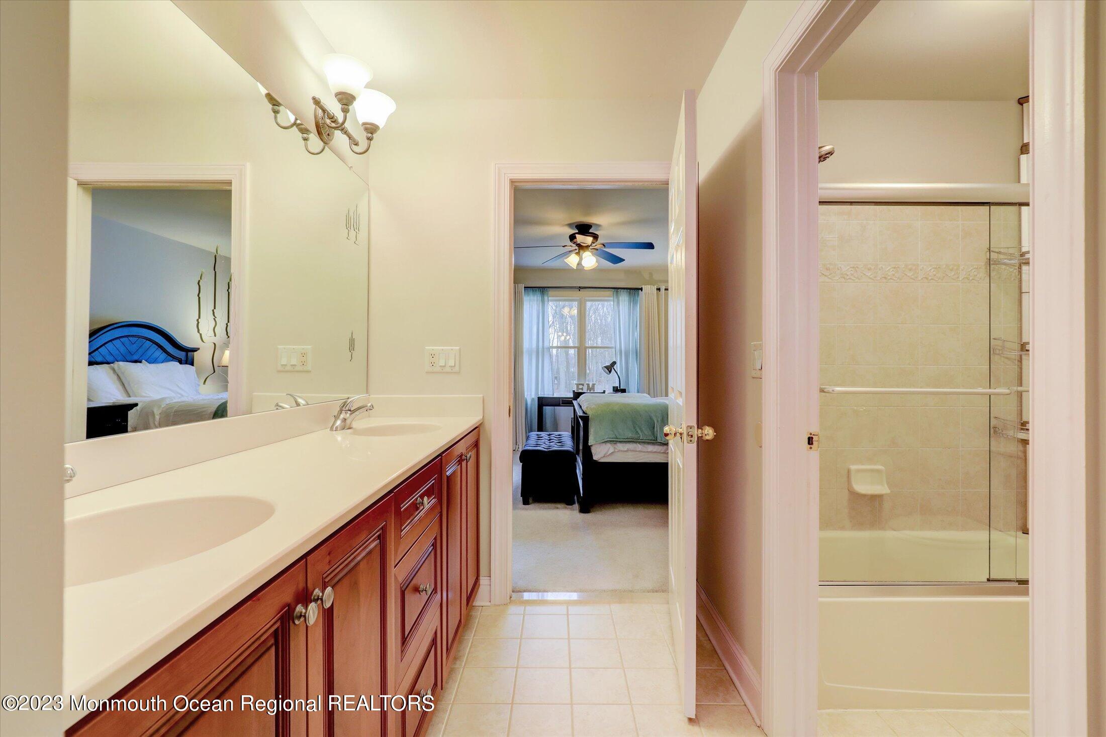 83 Buckley Road Marlboro, NJ 07746 - Photo 41 of 62 Jack & Jill Suite