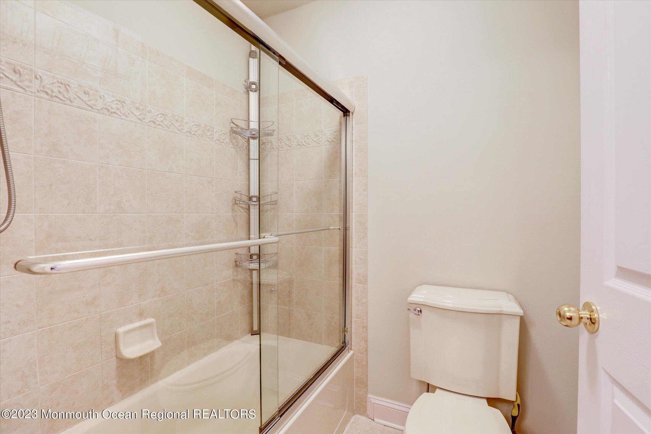 83 Buckley Road Marlboro, NJ 07746 - Photo 42 of 62 Jack & Jill Suite