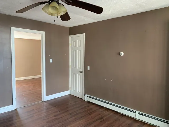 $1,400 | 934 County Street, Unit 3 REAR, Fall River, MA 02723